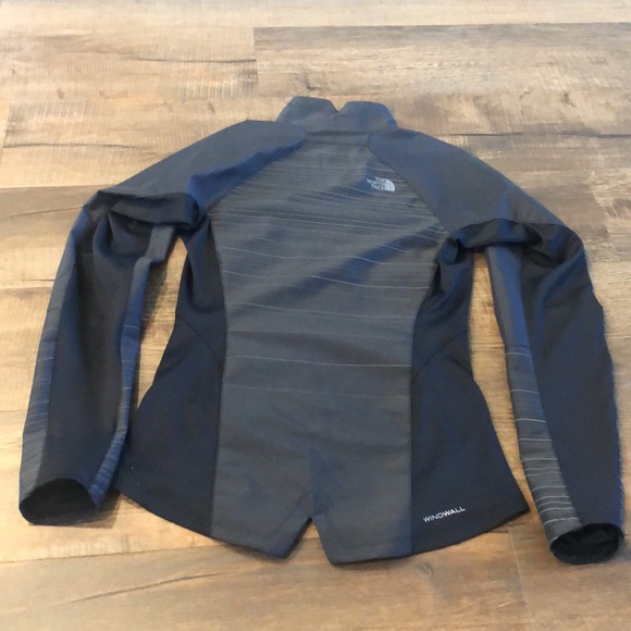 NWOT North face running jacket - Picture 2 of 6